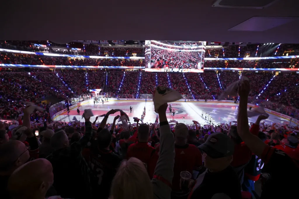 NHL på TV 2026/27: Kamper, norske spillere og slik ser du sesongen